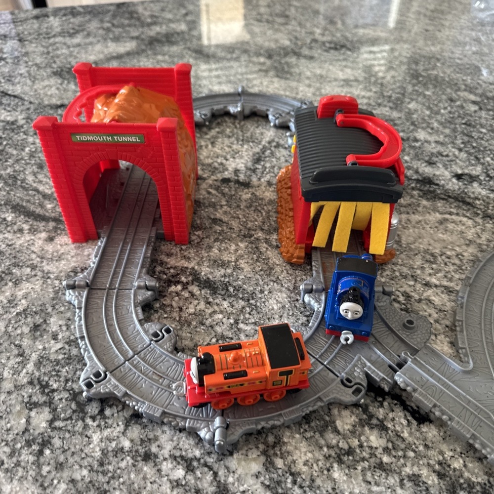 Nia & Timothy Thomas The Tank Engine Gullane Train 2013 2.5"‎ With Extras #08